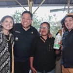 Eddy Berutu Bagikan Pupuk