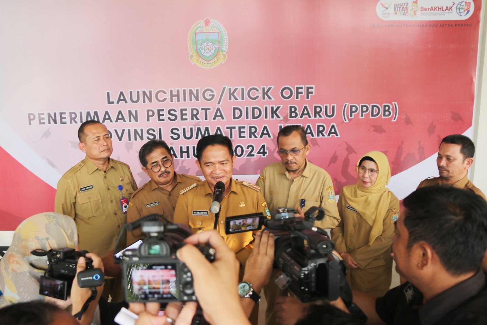 Penjabat (Pj) Gubernur Sumatera Utara (Sumut) Hassanudin  menghadiri Launching Aplikasi Website Penerimaan Peserta Didik Baru (PPDB) tingkat SMA dan SMK Negeri secara online untuk tahun ajaran 2024-2025 di Aula Tengku Rizal Nurdin 