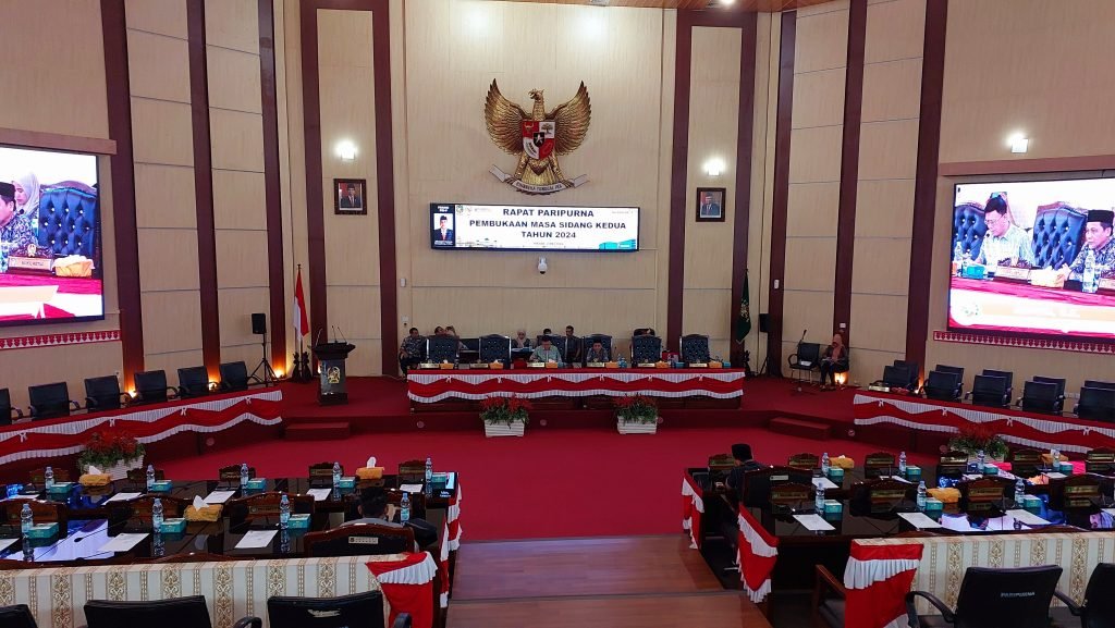 DPRD Medan gelar paripurna pembukaan masa sidang ke dua Tahun 2024 di gedung DPRD, Kamis (02/05/2024). 