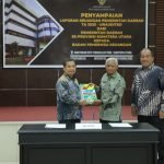Surya Serahkan Laporan Keuangan Pemda Unaudited TA 2023 kepada Kepala perwakilan BPK Sumatera Utara Eydu Oktain Panjaitan 