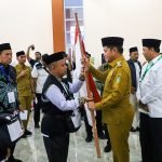 Penjabat (Pj) Gubernur Sumatera Utara (Sumut) Hassanudin melepas keberangkatan 360 calon jemaah haji Kelompok Terbang (kloter) satu asal Kabupaten Asahan, Embarkasi Medan 1445 H dari Asrama Haji Medan menuju Bandara Kualanamu,