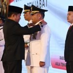 enjabat (Pj)  Gubernur Sumatera Utara (Sumut) Hassanudin melantik tiga Pj Kepala Daerah di Aula Tengku Rizal Nurdin, Rumah Dinas Gubernur, Jalan Jenderal Sudirman Nomor 41, Medan, Rabu (19/6). 
