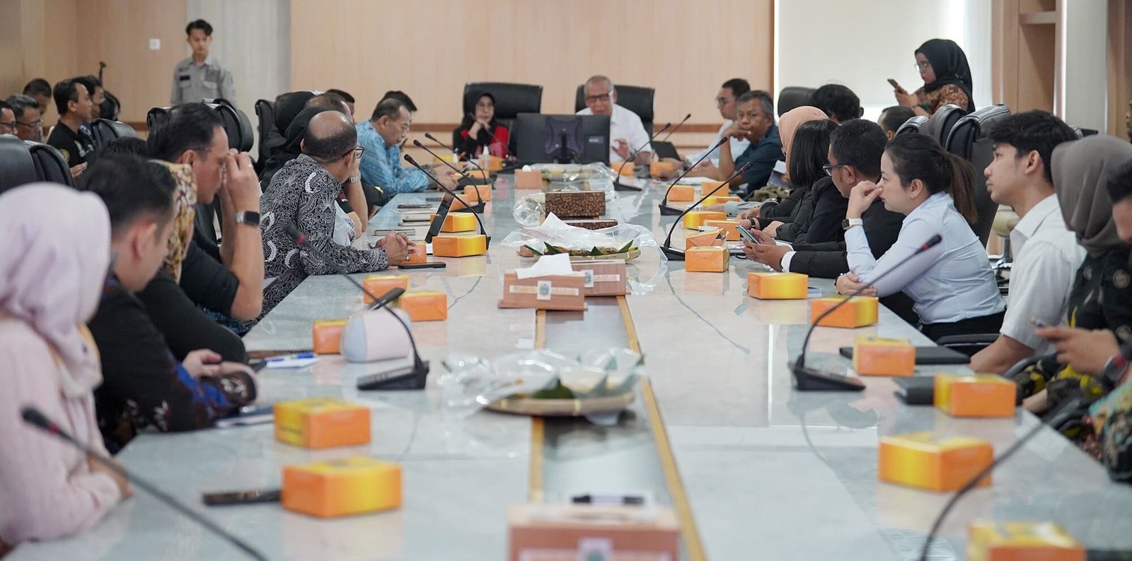 Sekretaris Umum Panita Besar (PB) PON XXI Effendy Pohan membuka rapat Persiapan Road to PON XXI Aceh-Sumut di Kantor Gubernur Sumut.