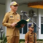 UPACARA 17 (2) Sekda Pimpin Upacara