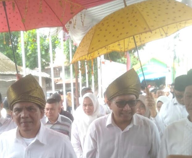 Paslon Zainudin – Hendro  datangi KPU Binjai untuk mendaftar sebagai calon Walikota dan Wakil Walikota Binjai.