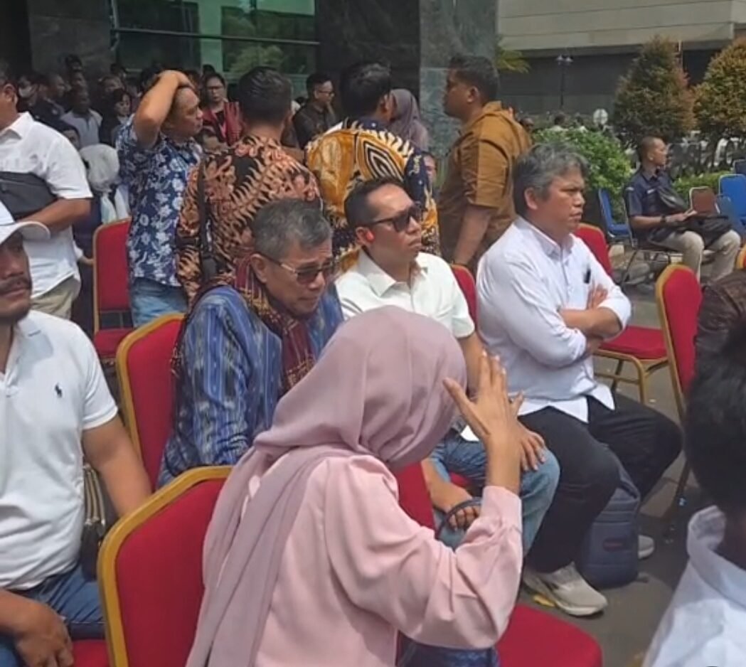 Suasana di komplek MK saat pembacaan amar putusan