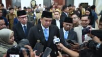 Gubernur Sumut, Bobby Nasution hadiri Sidang Paripurna DPRD Sumut dengan agenda Penyampaian Pidato Sambutan Gubernur Sumut di Ruang Rapat Paripurna DPRD Sumut, Jalan Imam Bonjol, Medan, Senin (3/3/2025). Turut hadir Wakil Gubernur Sumut Surya dan Pj. Sekdaprov Sumut Effendy Pohan.