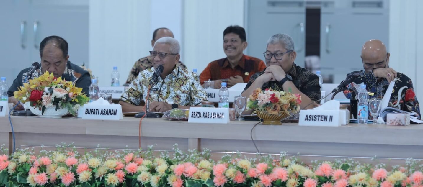 Surya saat memimpin Rapat Koordinasi Pemerintah Bulan Januari tahun 2025.