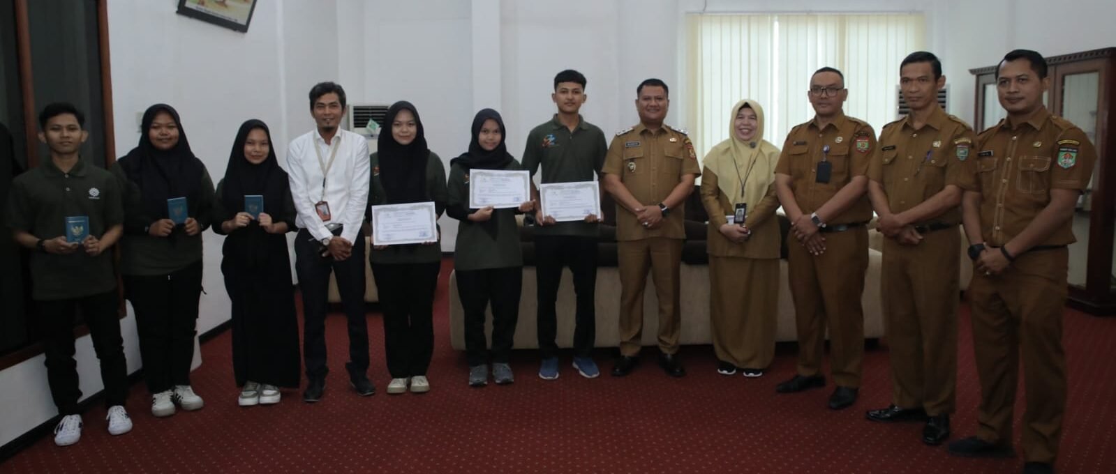 Rianto bersama LPK Shin Megumi Indonesia, serta peserta program magang kerja ke Jepang*