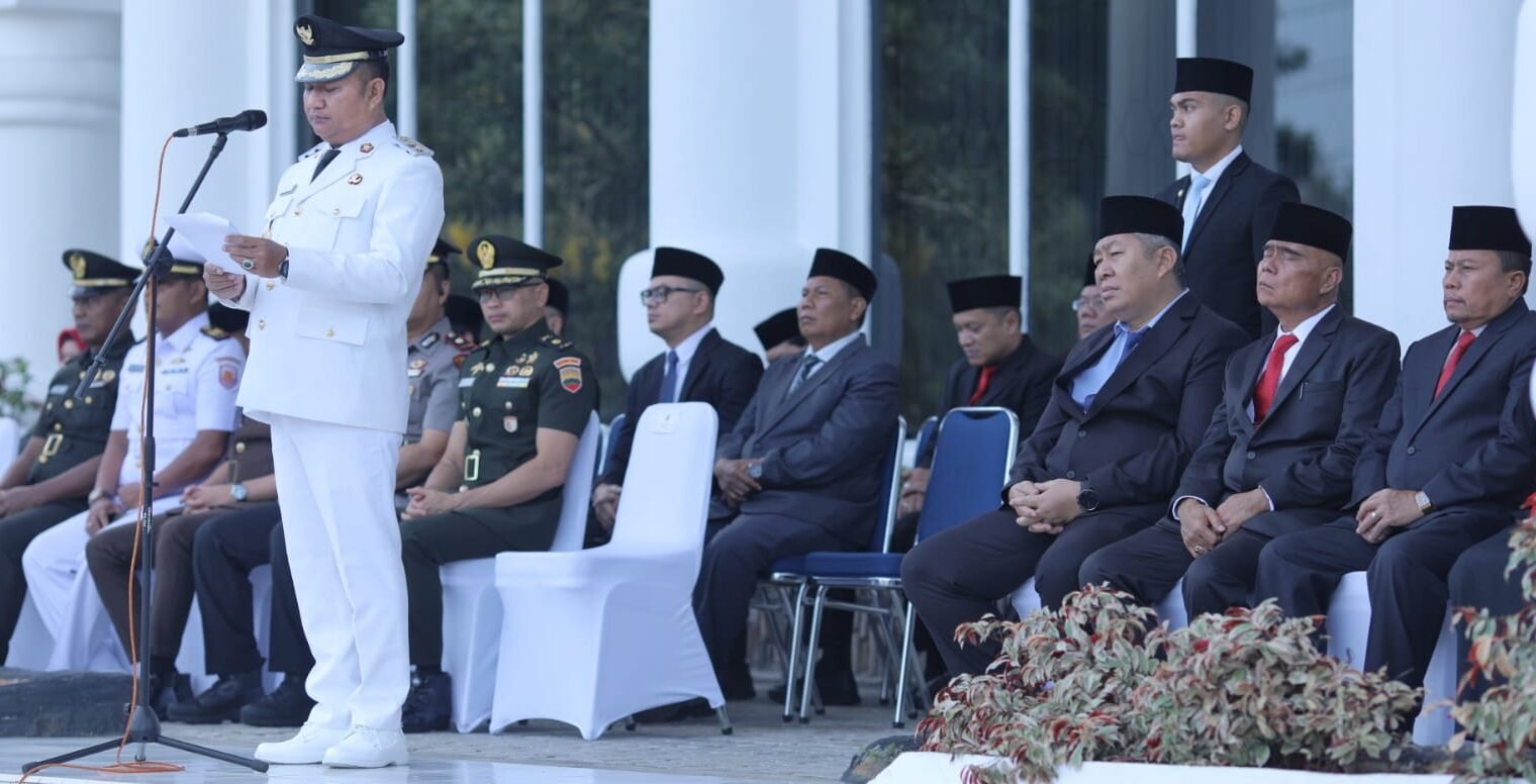 Rianto bacakan amanat pidato Menteri Dalam Negeri.