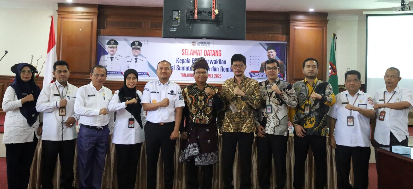 Mahyaruddin Salim Bersama kepala Perwakilan BPK RI Perwakilan Sumut Paula Henry