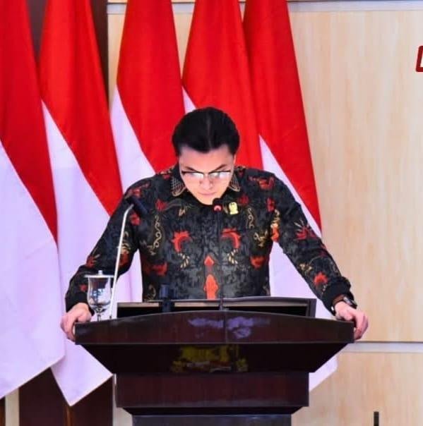 Anggota Fraksi PSI DPRD Medan Reinhart Jeremy Aninditha SH dalam pemandangan umum Fraksinya 