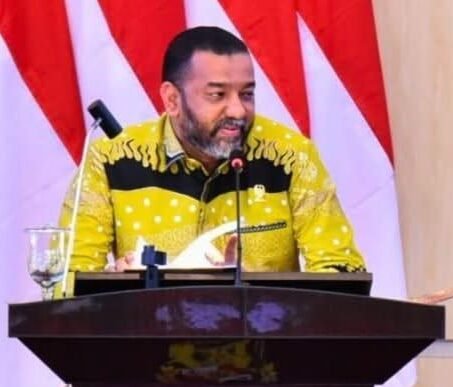 Anggota Fraksi Golkar DPRD Medan Rommy Van Boy dalam pemandangan umum Fraksinya atas penjelasan Walikota Medan terhadap RPJMD Tahun 2025-2029