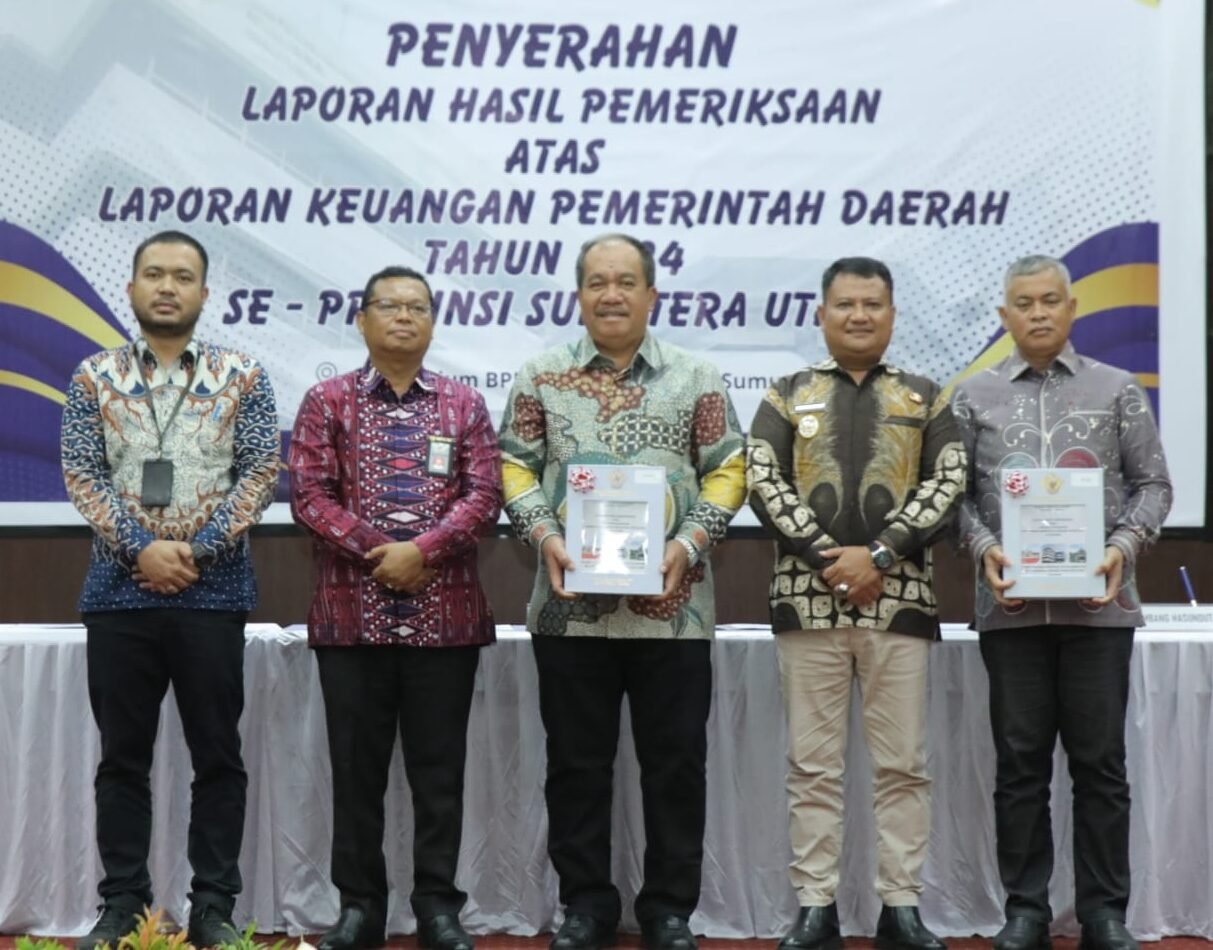 Taufik Zainal Abidin atas nama Pemkab Asahan serahkan LHP atas LKPD 2024 ke BPK RI.