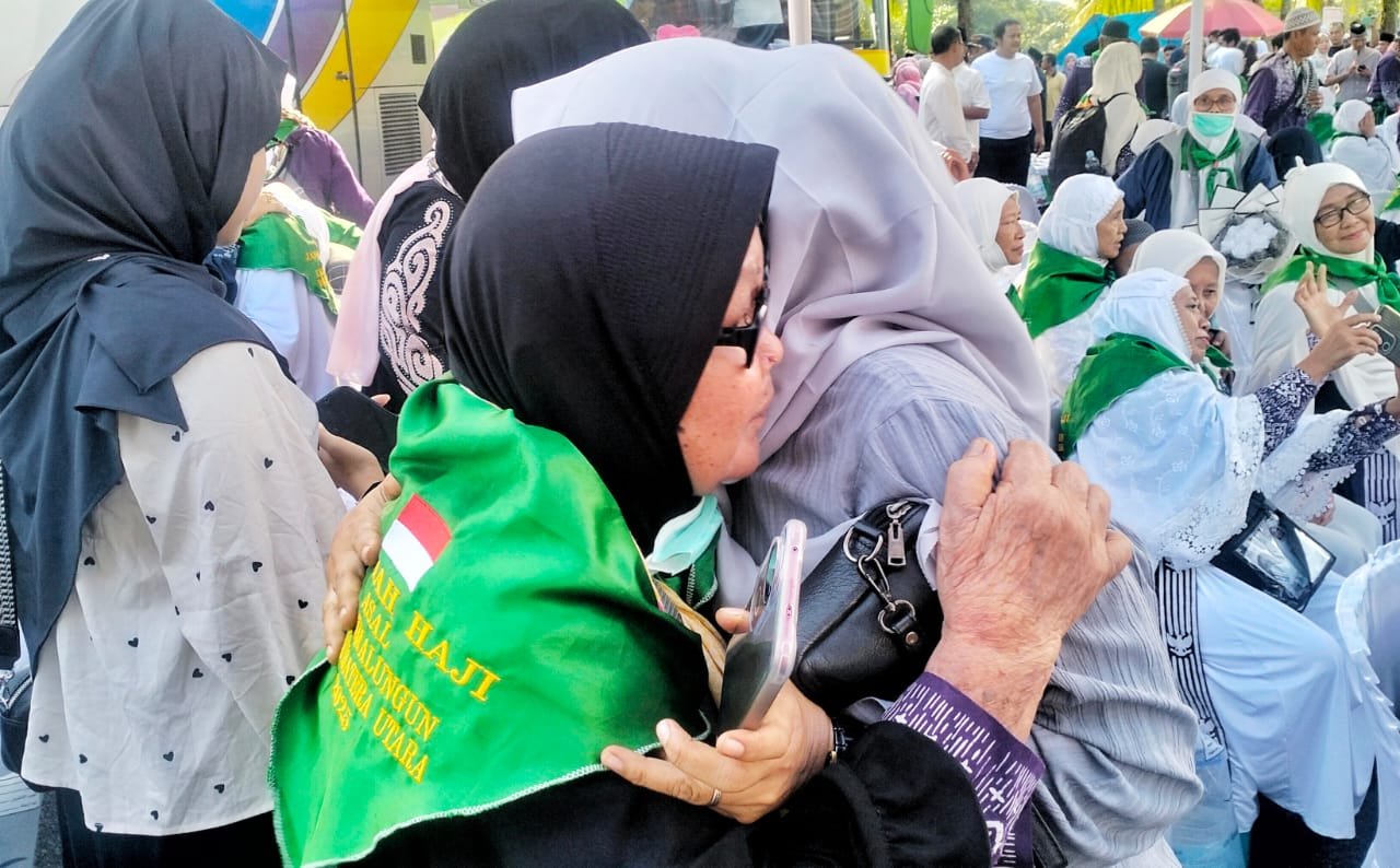 Para Jamaah Haji Kabupaten Simalungun Tahun 2025 Tiba di Tanah Air Dalam Keadaan Sehat Walafiat.