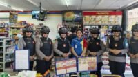 Patroli Putri Runduk Polres Sibolga melaksanakan patroli ditempat keramaian dan Masjid-Masjid di wilayah hukum Polres Sibolga, Jumat (18/7/2025).