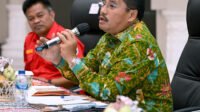 Sekdaprov Sumut Togap Simangunsong memimpin Rapat Koordinasi Penanganan Kebakaran Hutan dan Lahan di Kawasan Geopark Danau Toba di Aula Raja Inal Siregar, lantai 2 Kantor Gubernur Sumut, Jalan Diponegoro No. 30, Medan,