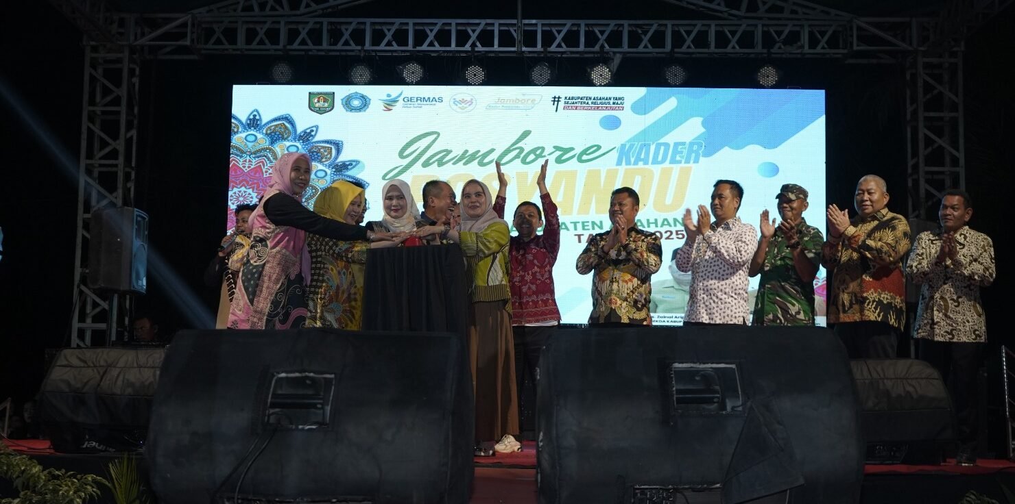 Bupati Asahan Taufik Zainal Abidin buka Jambore Kader PosYandu Ke-12 Tahun 2025, ditandai dengan penekanan tombol sirene