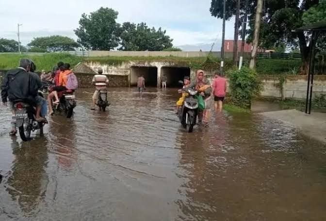 Suasana banjir dikawasan Sei Mati Labuhan