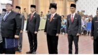Bupati Simalungun saat lantik Mixnon Andreas Simamora (barisan depan) Sebagai Sekda Simalungun.