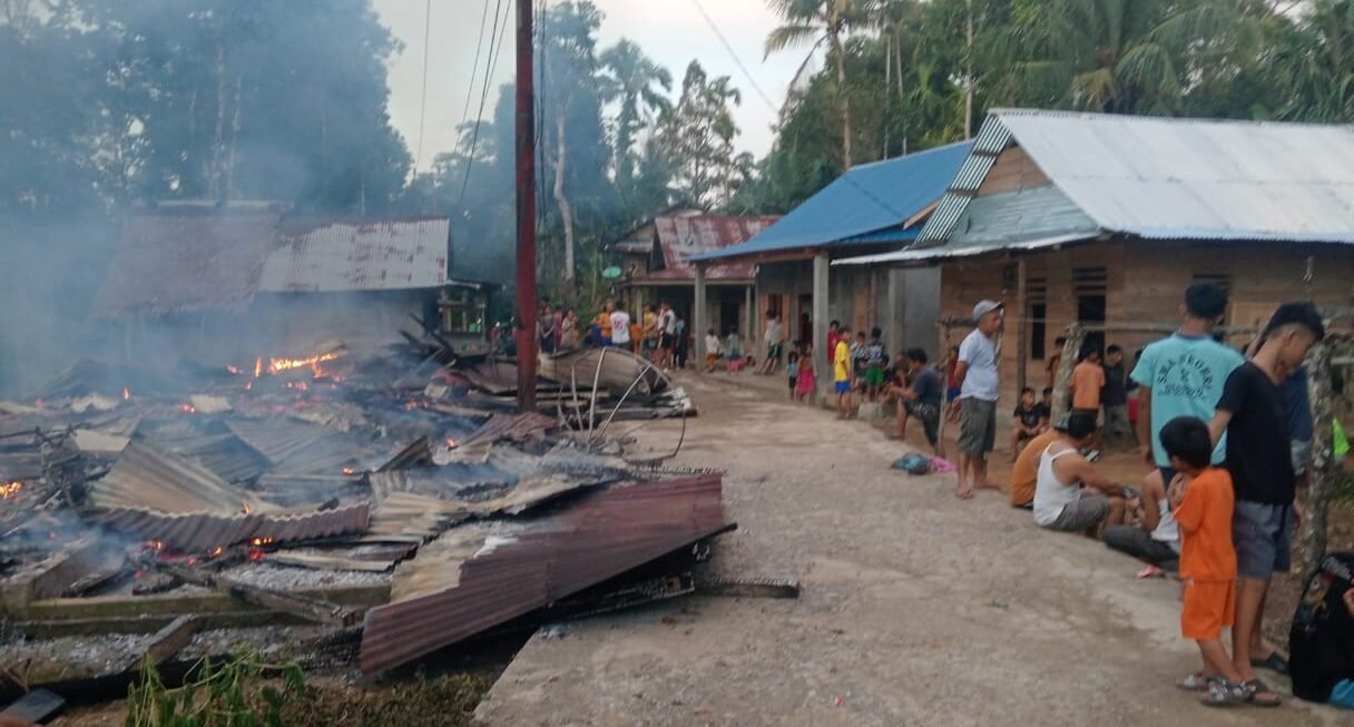 Tampak hanya tersisa puing-puing akibat kebakaran
