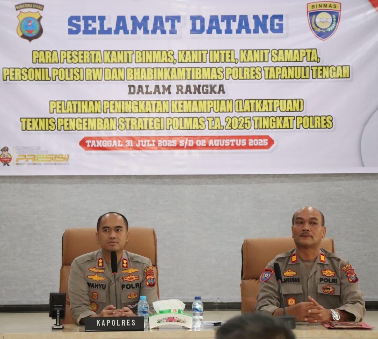 Kapolres Tapteng AKBP Wahyu Endrajaya, S.I.K,  M.Si saat memberi pemaparan pelatihan peningkatan kemampuan Polmas di Aula Mapolres, kamis (31/07/2025).