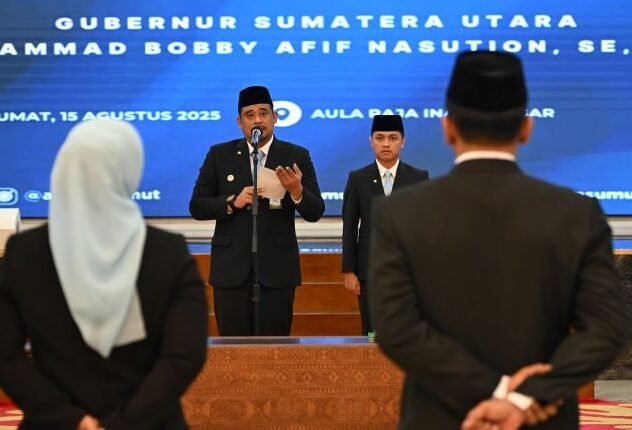 Gubernur Sumatera Utara (Sumut) Bobby Nasution melantik Pejabat Pimpinan Tinggi Pratama Lingkungan Pemerintah Provinsi Sumut di Aula Raja Inal Siregar Kantor Gubernur Sumut Jalan Diponegoro Nomor 30 Medan, Jumat (15/8/2025).