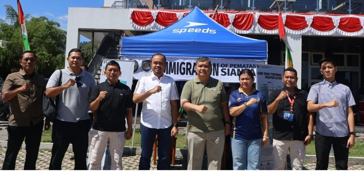 Kantor Imigrasi Siantar saat Gelar Layanan Paspor Merdeka di Tiga Kabupaten Selama Empat Hari berturut-turut di berbagai lokasi.