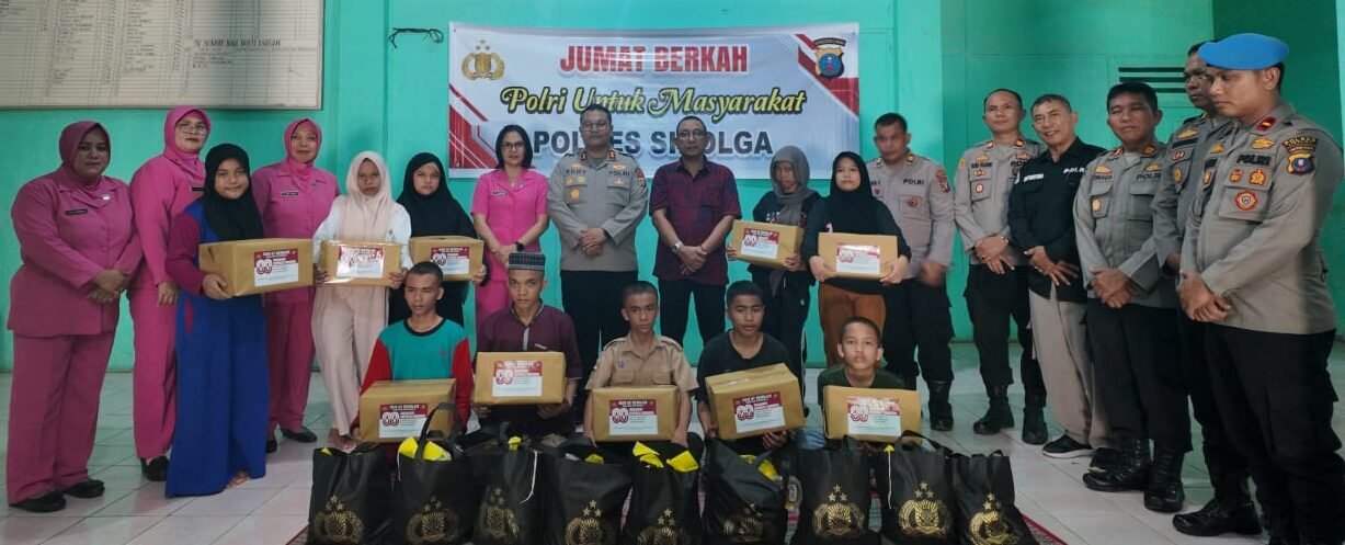 Kapolres Sibolga saat menghadiri pengukuhan Pasukan Paskibraka Kota Sibolga tahun 2025 oleh Walikota Sibolga, di Aula Gupala Korem 023/KS, Jumat (15/8/2025).