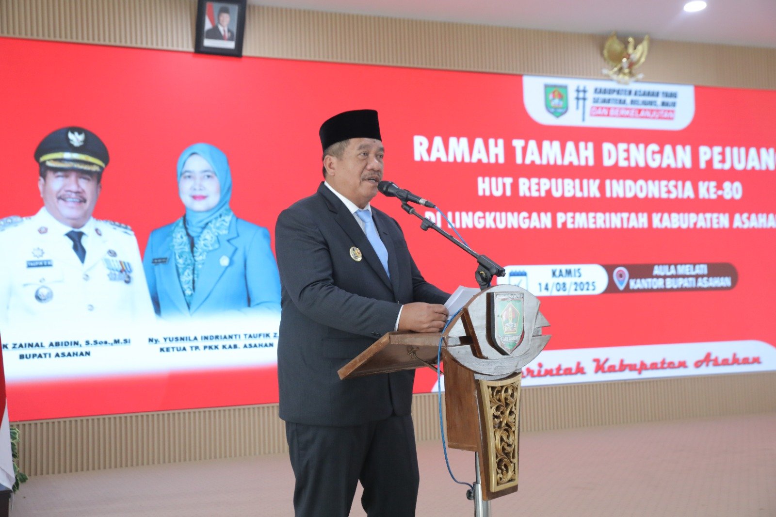 Taufik Zainal Abidin sampaikan kata sambutan di acara ramah tamah bersama para Pejuang, Veteran, dan Warakawuri*