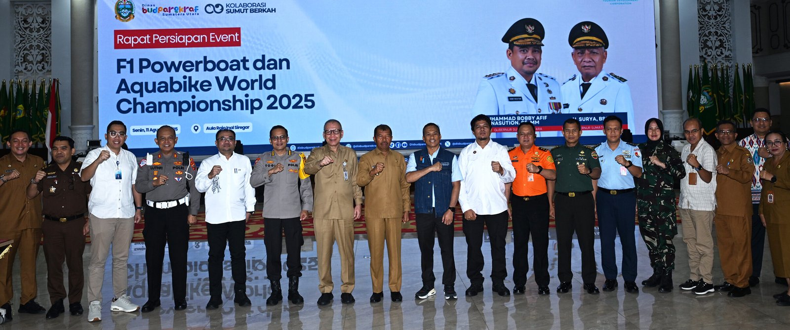 Sekrertaris Daerah Provinsi Sumatera Utara (Sumut) Togap Simangunsong didampingi Asisten Bidang Perekonomian dan Pembangunan Provinsi Sumut, serta sejumlah OPD dan perwakilan Forkopimda Sumut melakukan rapat persiapan event F1 Powerboat dan Aquabike World Championship 2025 di Aula Raja Inal Siregar.