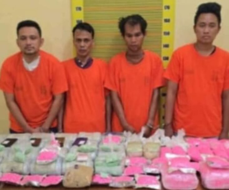 Ke Empat tersangka narkoba jaringan Thailand diamankan bersama barang bukti