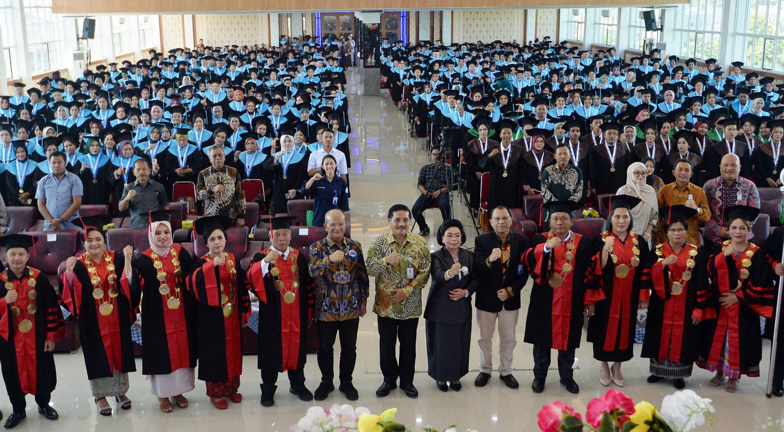 Sekretaris Daerah Provinsi Sumatera Utara (Sumut) Togap Simangunsong menghadiri dan memberikan sambutan pada acara Wisuda Universitas Senior Medan di Aula Prof Drs Djanter Siahaan SH Jalan Jamin Ginting Km 8,5 Kota Medan, Sabtu (30/8).