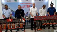 Asisten Perekonomian dan Pembangunan Pemerintah Provinsi Sumatera Utara (Pemprov Sumut) M. Armand Effendy Pohan bersama Wakil Bupati Toba Audy Murphy Sitorus serta  Direktur Pemasaran InJourney Tourism Development Corporation (ITDC) Troy Reja Warokka pada acara Konferensi Pers Aquabike dan F1 Powerboat World Championship, di Kantor Gubernur, Jalan Diponegoro, Rabu (13/8/2025).