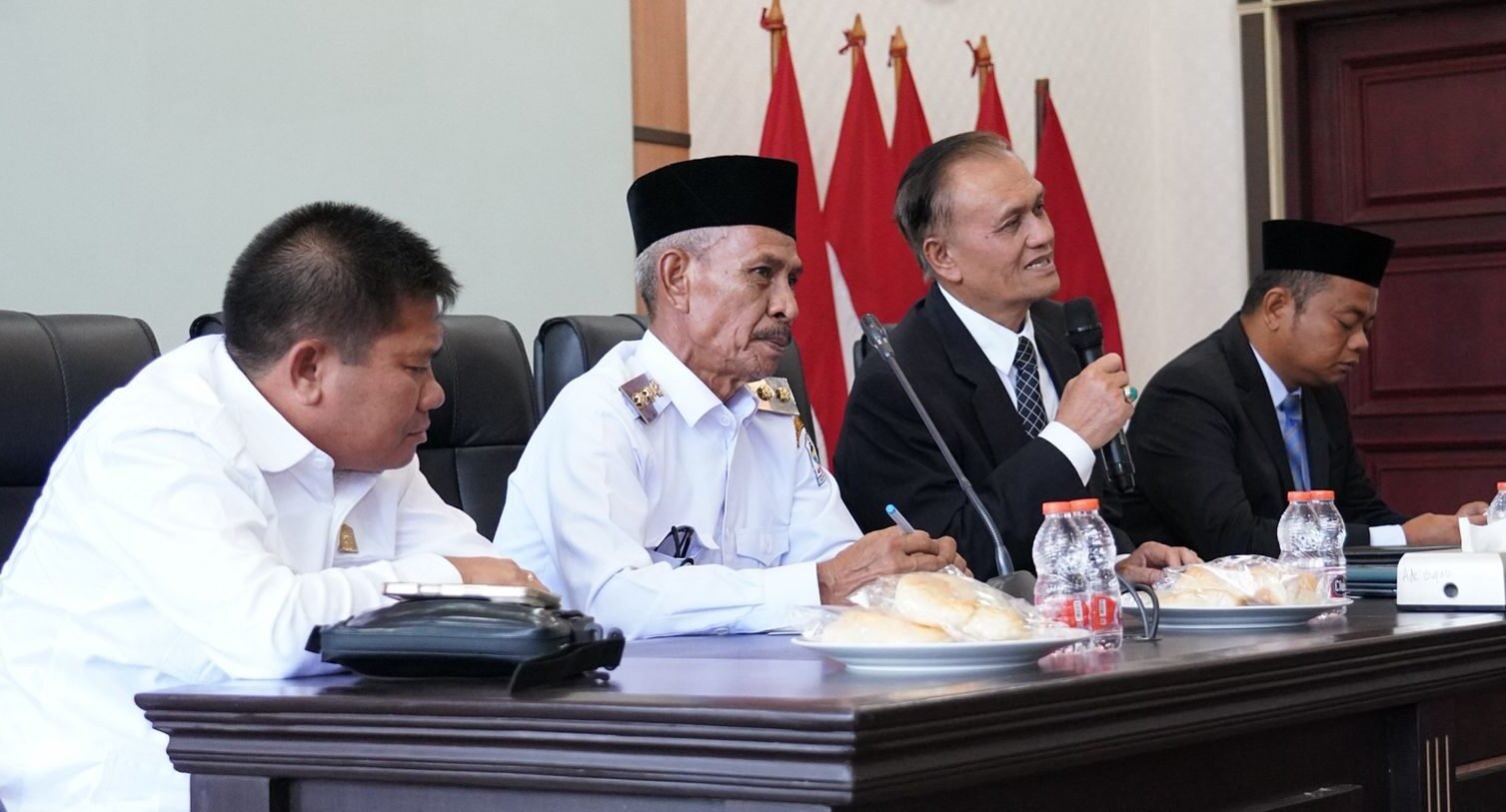 akil Bupati Pakpak Bharat Mutsyuhito Solin (kedua dari kanan) Terima Kunker Wakil Bupati Aceh Singkil Hamzah Sulaiman (kedua dari kiri)