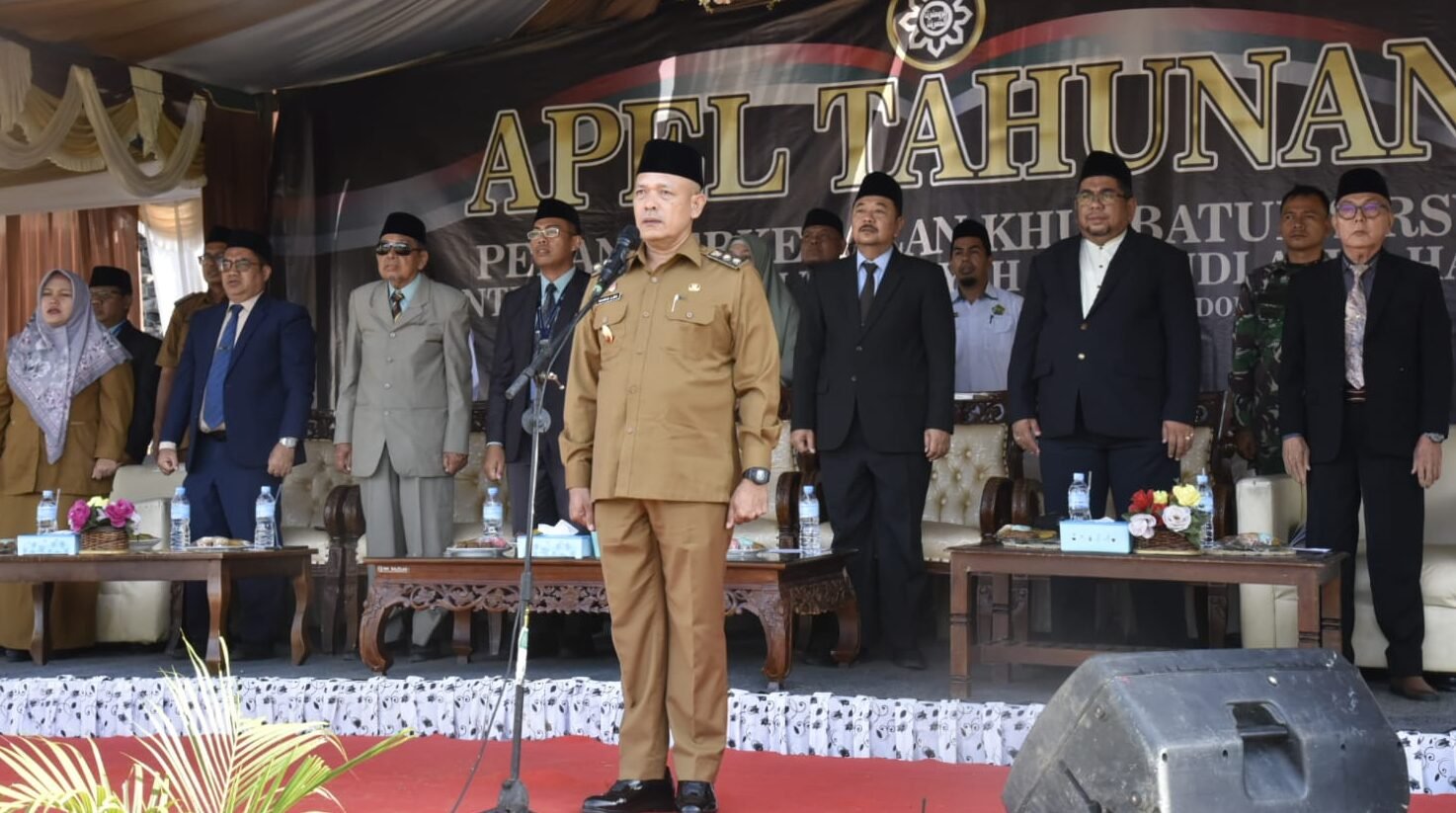 Wakil Bupati Tapteng Mahmud Efendi bertindak selaku Irup pada Apel Tahunan Pesantren AR-Raudlatul Hasanah 2 Lumut, Senin (4/8/2025). 