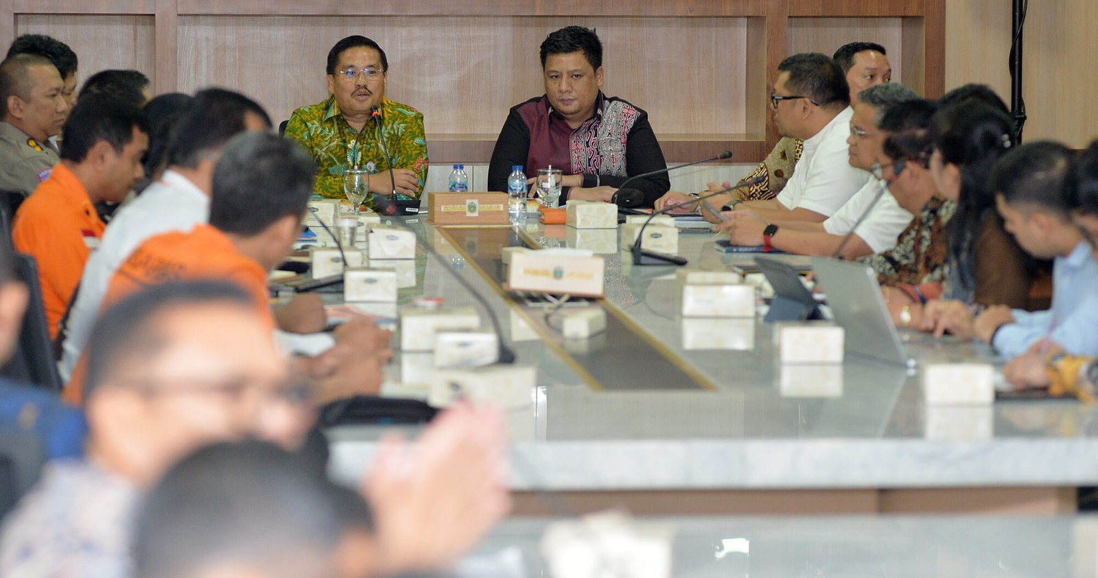Sekretaris Daerah Provinsi Sumatera Utara (Sumut) Togap Simangunsong memimpin Rapat Persiapan Event Trail of The Kings by Ultra-Trail du Mont Blanc (UTMB) di Ruang Rapat 3 Lantai 2 Kantor Gubernur Sumut Jalan Diponegoro Kota Medan