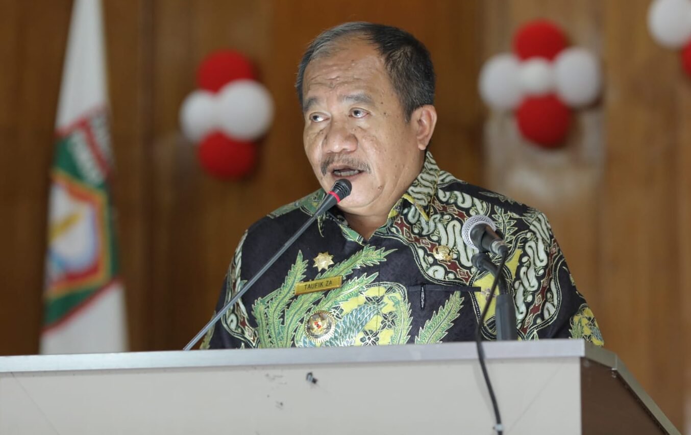Taufik Zainal Abidin sampaikan sambutan dalam Rapat Paripurna DPRD Kabupaten Asahan