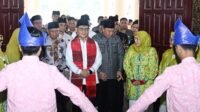 Wakil Gubernur Sumatera Utara (Sumut)H. Surya bersama Wakil Menteri Agama RI H. Romo Syafe'i menghadiri acara Pelantikan Forum Silaturahmi Ummi Muslimah Indonesia (FAHMI UMMI) Provinsi Sumatera Utara dan Kabupaten/Kota Se-Sumut di Gedung Asrama Haji Medan, Pangkalan Mashur, Medan Johor, Kamis (04/09/2025). Turut hadir mendampingi Wakil Gubernur Kadis Kominfo Sumut Erwin Hotmansah Harahap.