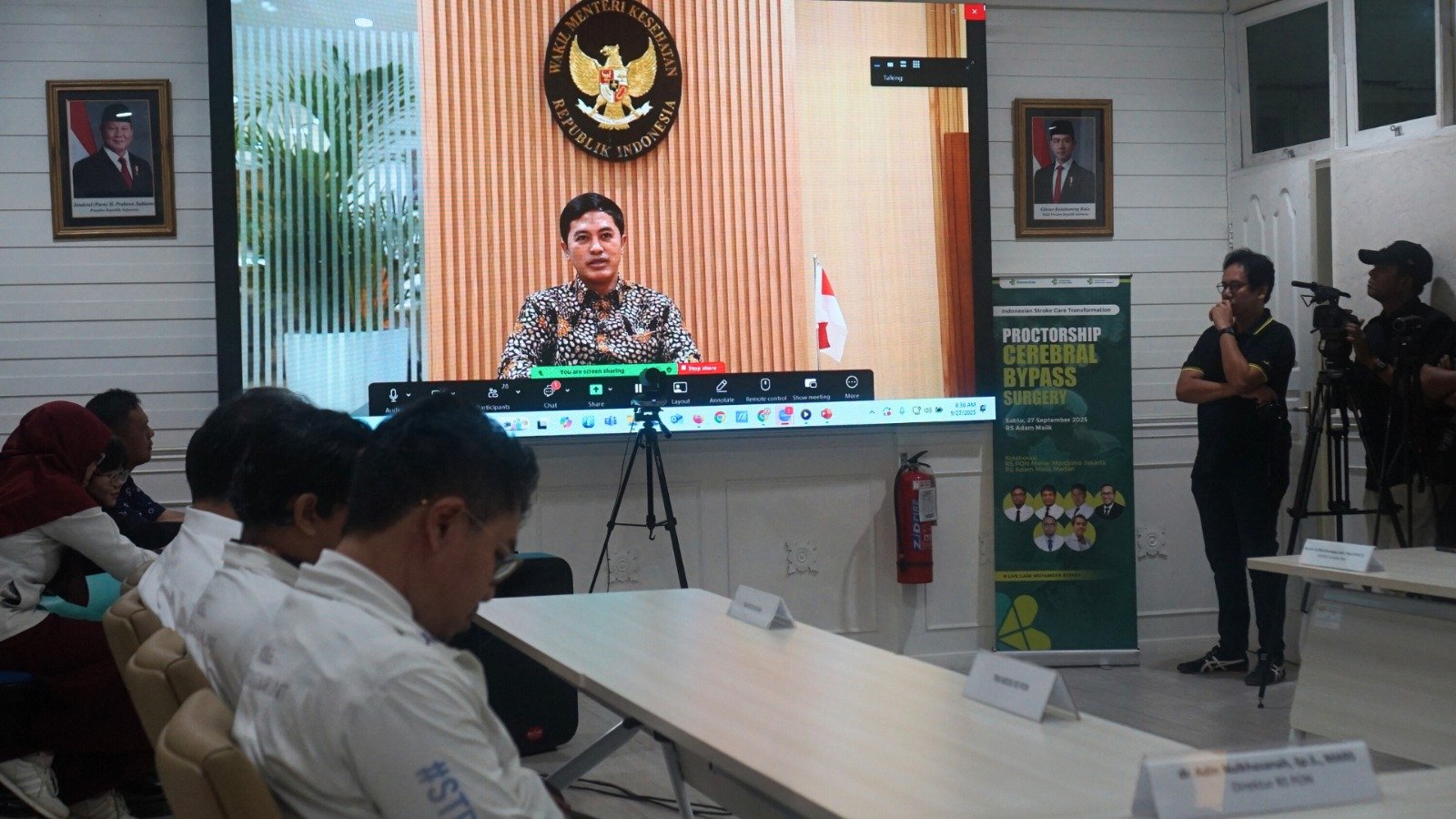 Wakil Menteri Kesehatan (Wamenkes) RI Prof dr Dante Saksono Harbuwono SpPD-KEMD PhD saat membuka kegiatan secara virtual.