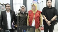 Reny Agustina ditahan di Rumah Tahanan Perempuan Tanjung Gusta , yang diduga sebagai terangka