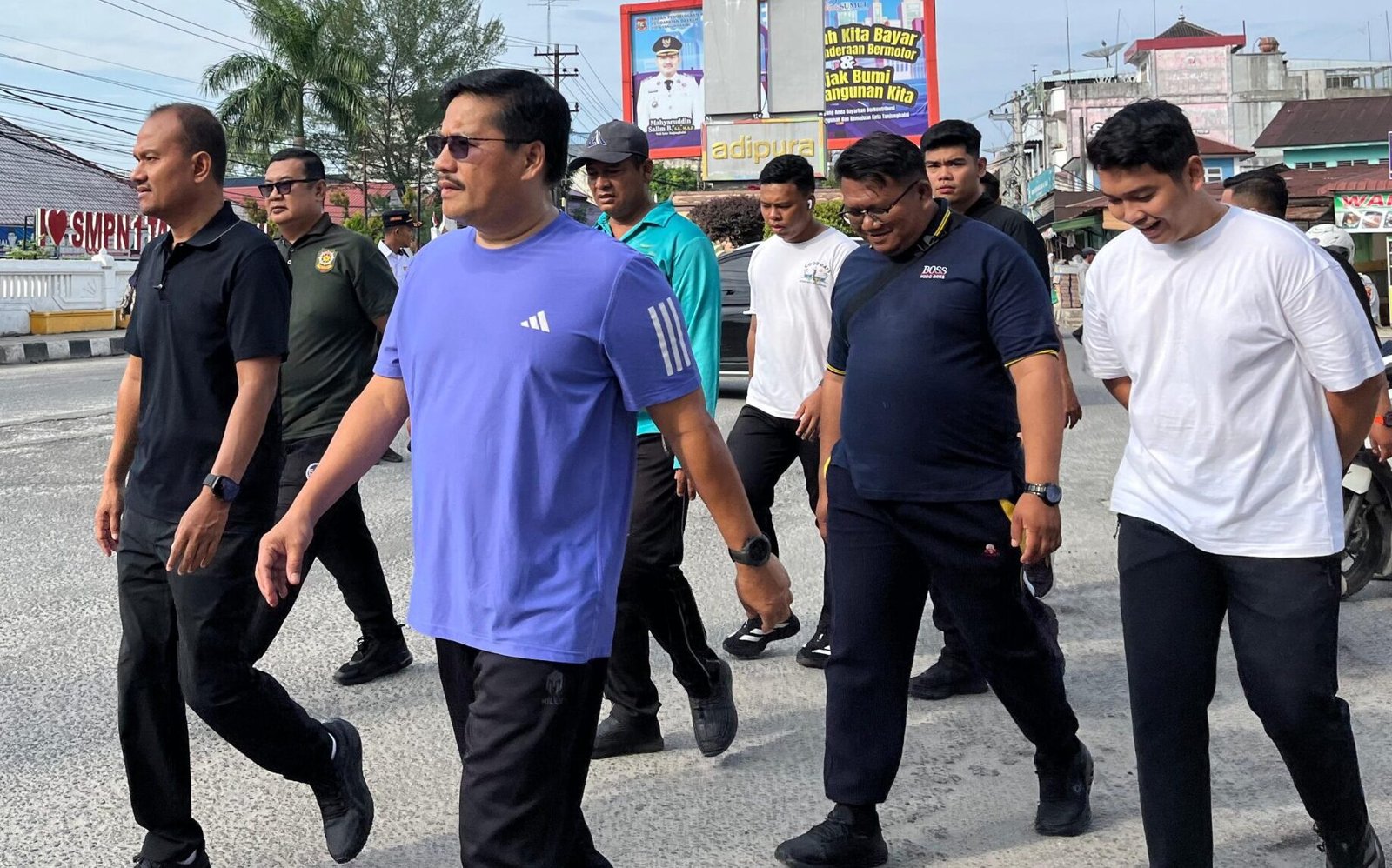 Mahyaruddin Salim Bersama Sekdaprovsu Togap Simangunsong Jalan Sehat, di Jalan Jenderal Sudirman, Kota Tanjung Balai