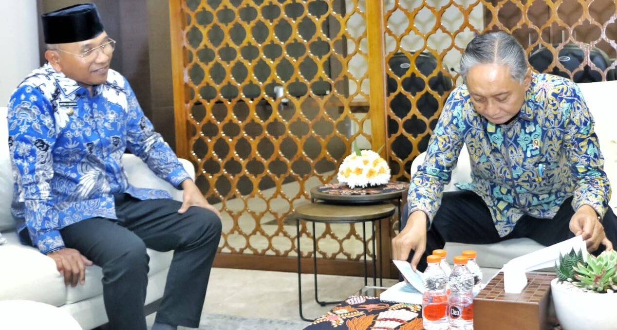 Bupati Simalungun saat audiensi Idengan Menteri PU RI untuk Pembangunan Infrastruktur Jalan.