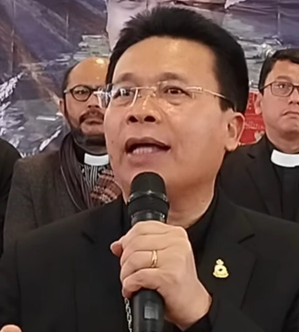 Ephorus HKBP Pdt Victor Tinambunan saat RDP di DPR RI. 