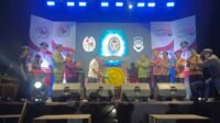 Bupati Tapanuli Utara Jonius Taripar Parsaoran Hutabarat saat lakukan pemukulan gong, sebagai tanda resmi beroperasi UKK.