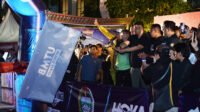 Gubernur Sumatera Utara (Sumut) Bobby Nasution melepas (flag off) para peserta lomba lari lintas alam Trail of the Kings Lake Toba by UTMB dengan jarak tempuh 100 km di Marianna resort and convention Tuktuk Siadong Kabupaten Samosir.
