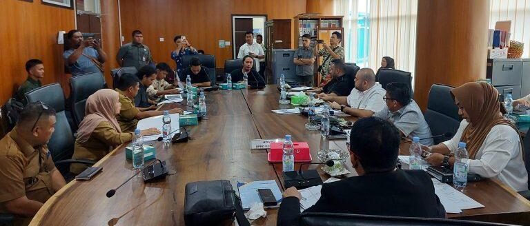 Rommy Van Boy (foto) ketika melakukan pertemuan dengan sejumlah Himpunan Mahasiswa Islam (HMI) Medan bersama Dinas Lingkungan Hidup (DLH) Kota Medan.