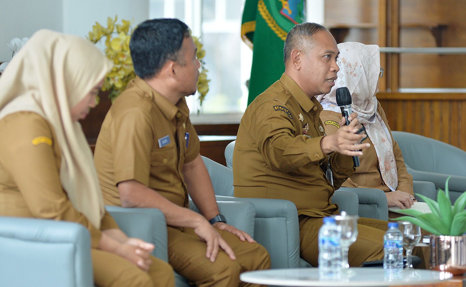 Pemerintah Provinsi Sumatera Utara (Sumut) melalui Dinas Pemuda dan Olahraga Provinsi Sumut melakukan Konferensi Pers terkait Pemberdayaan Generasi Muda, Peningkatan Prestasi Olahraga, dan Kolaborasi Menuju Sumut Berkah. Kegiatan yang difasilitasi Dinas Kominfo Sumut ini berlangsung di Lobby Dekranasda Lantai 1 Kantor Gubernur Sumut Jalan Diponengoro Kota Medan