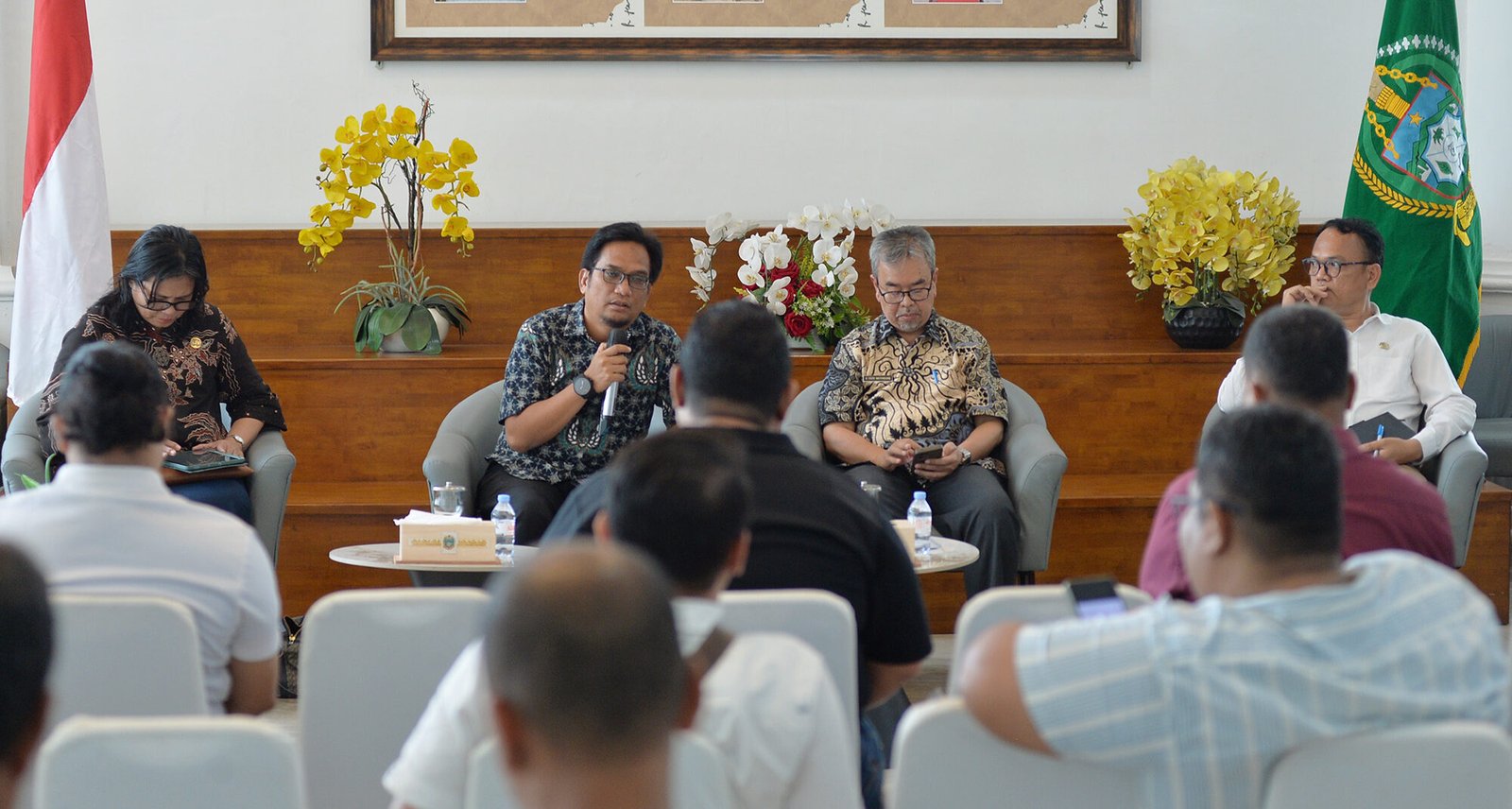 Pemerintah Provinsi Sumatera Utara (Sumut) melalui Dinas Komunikasi dan Informatika Provinsi Sumut melakukan Konferensi Pers terkait Digitalisasi Pelayanan Publik "Cepat, Responsif, Handal dan Solutif" (CERDAS) di Lobby Dekranasda Lantai 1 Kantor Gubernur Sumut Jalan Diponengoro Kota Medan,