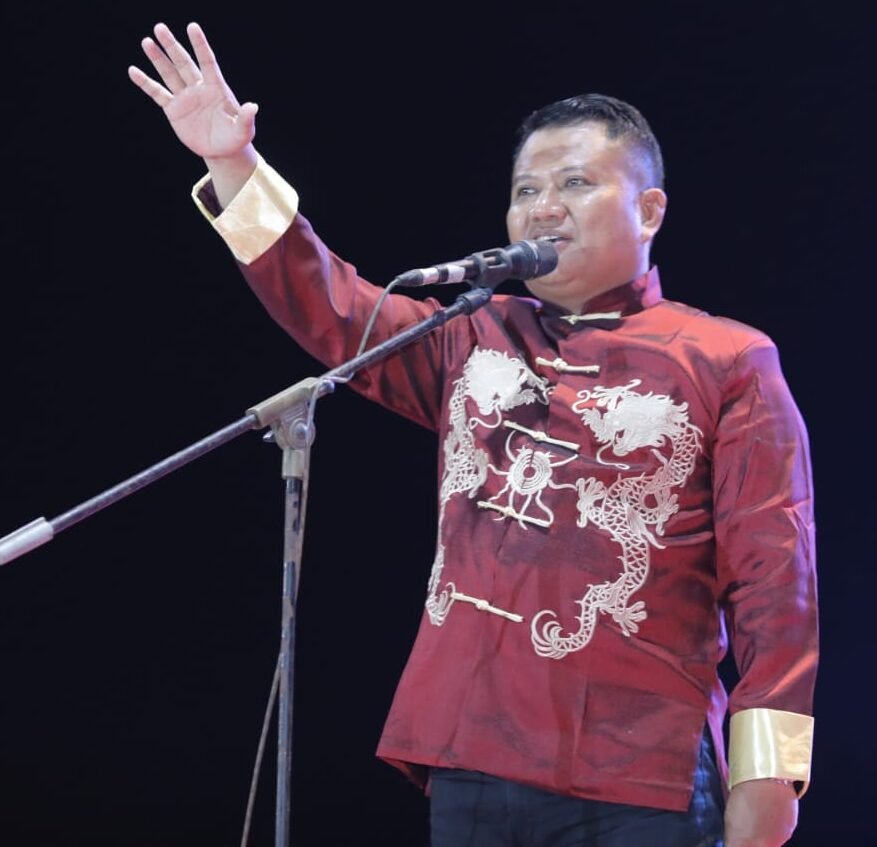 Wabup Asahan Rianto kenakan kostum etnis Tionghoa sampaikan kata sambutan